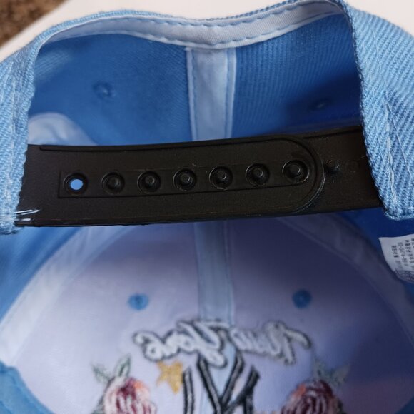 New York Yankees One Size Embroidered Roses Embellished  Snapback Baseball Cap - Picture 13 of 15